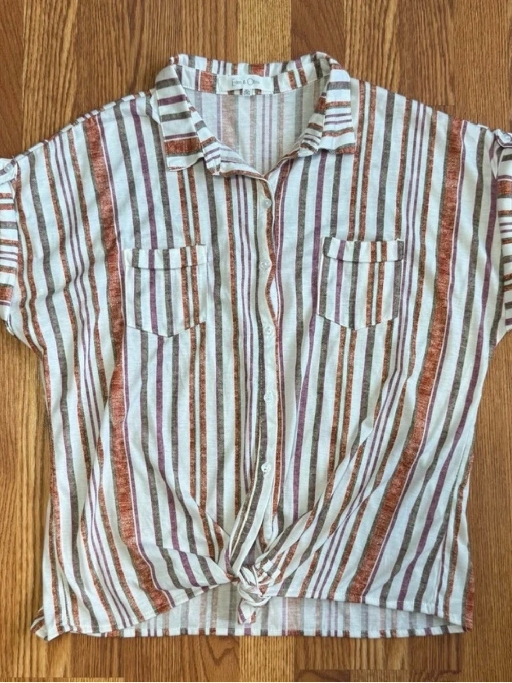 Eden & Olivia Striped Short Sleeve Short-Sleeve Collared Top